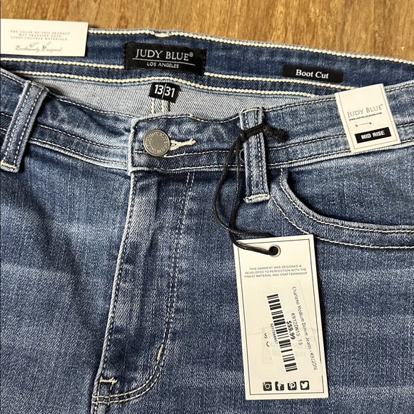 Judy Blue nwt Charlene medium wash stretchy flare denim boot cut mid rise jeans - Picture 4 of 7